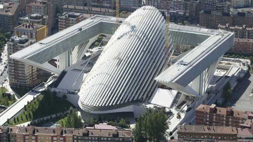 Vista aérea del centro de Calatrava en Oviedo, al final de su construcción.