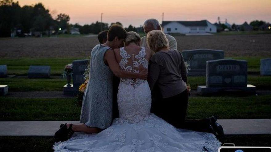 La conmovedora historia de la novia que se hizo las fotos de boda en la tumba del que iba a ser su marido