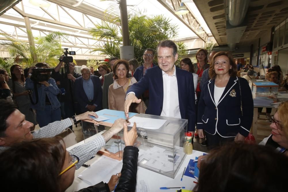 Las fotos de las elecciones municipales y europeas en Vigo el 26 de mayo.