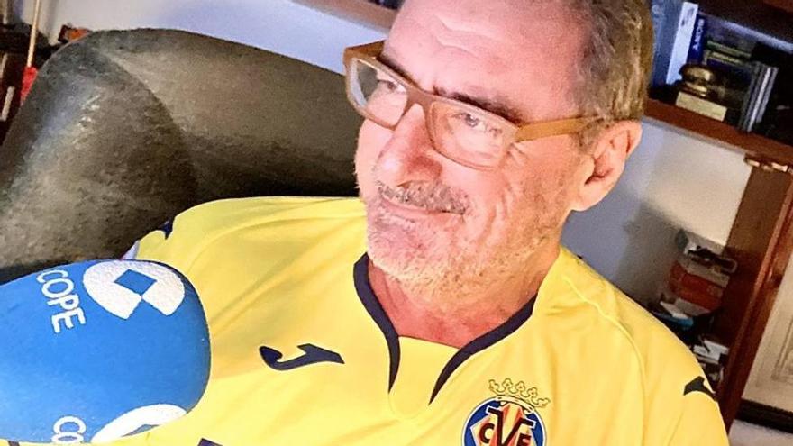 Carlos Herrera con la camiseta del Villarreal.