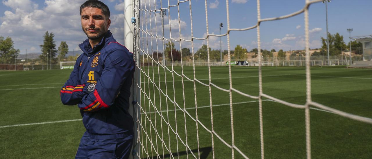 Carlos Soler posa para Superdeporte