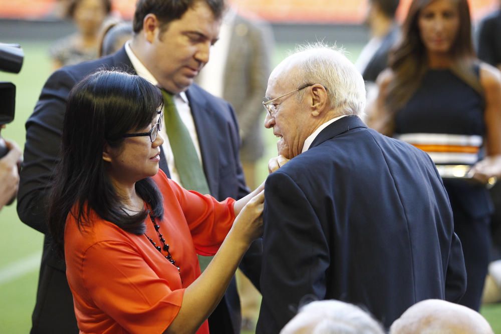 El Valencia rinde homenaje a sus socios más fieles