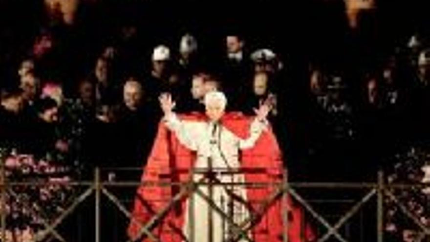 Benedicto XVI no ha emprendido reformas tras un año de mandato