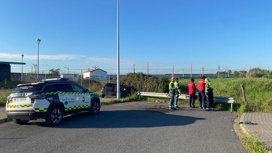 Dos personas en busca y captura, detenidas en Córdoba tras estrellar su coche contra un vehículo de la Guardia Civil