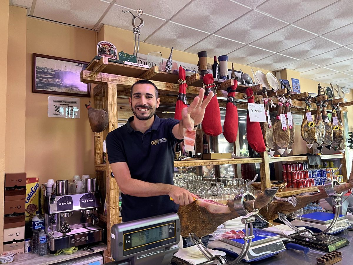 Javier Lavado, profesor del curso de corte de jamón.