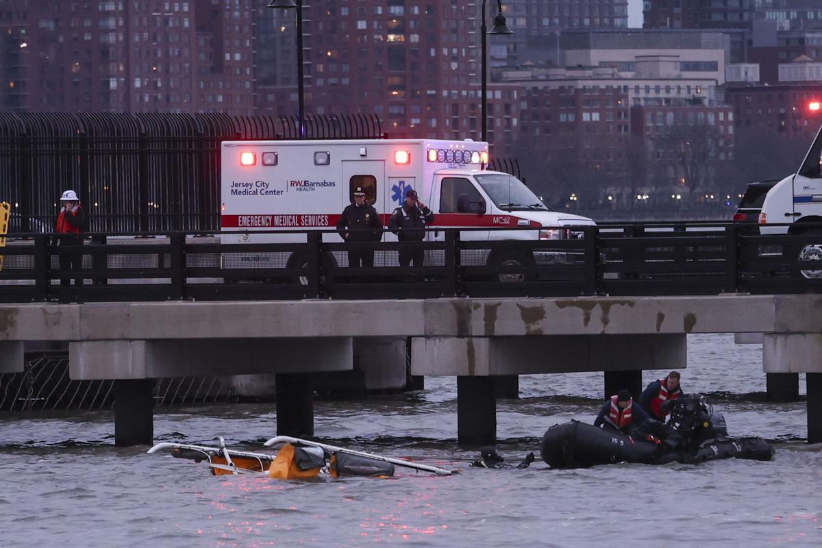 Dos ejecutivos de Siemens y sus tres hijos mueren al caer un helicóptero en Nueva York, en imágenes