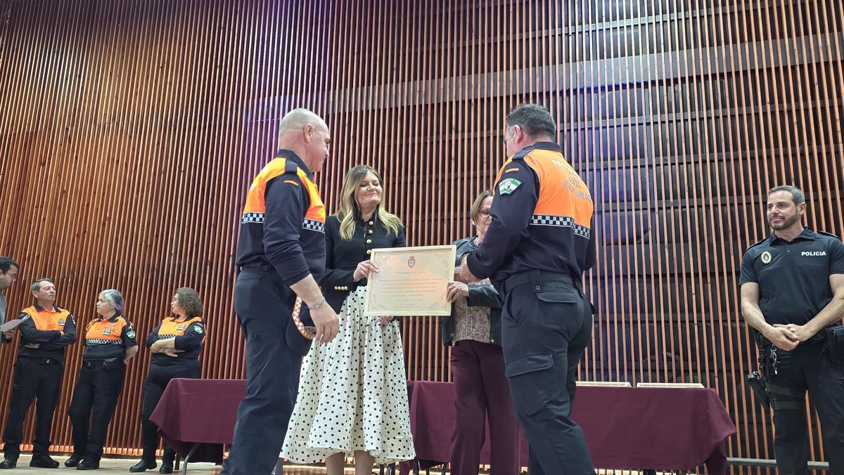 Adamuz homenajea a los héroes de la tragedia