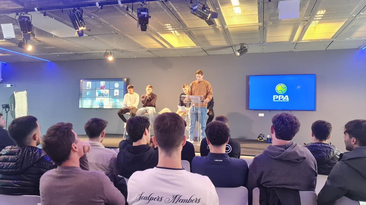 Alex Ruiz durante su intervención