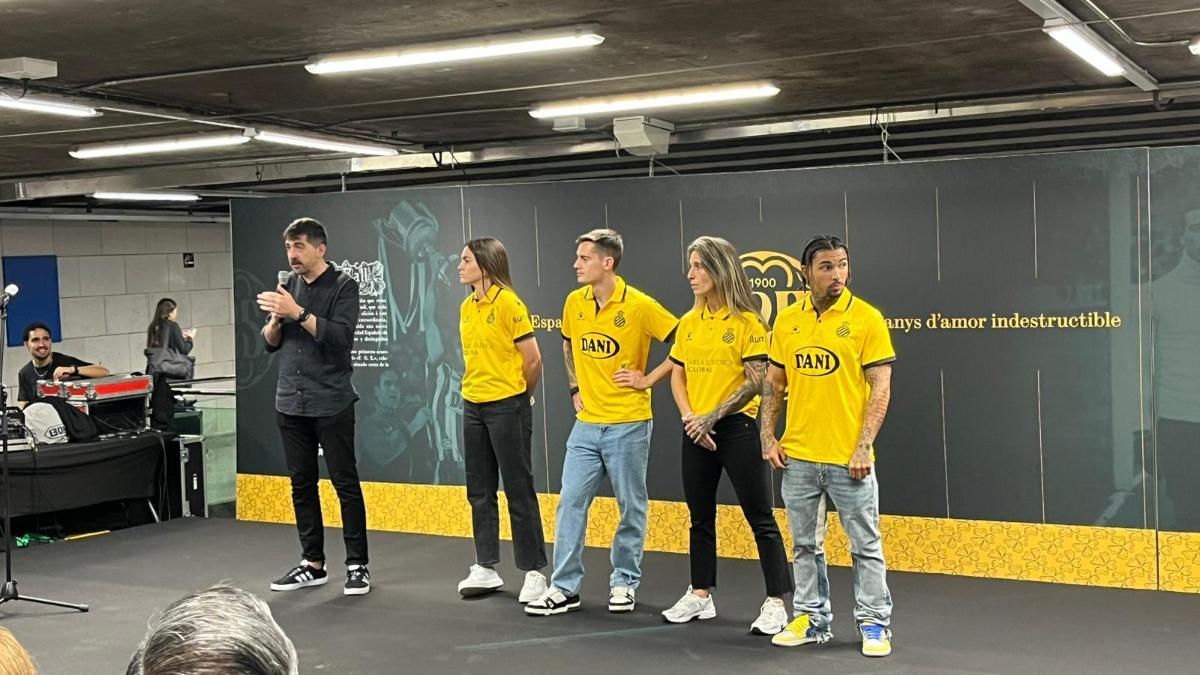 El RCD Espanyol presenta la camiseta del 125 aniversario