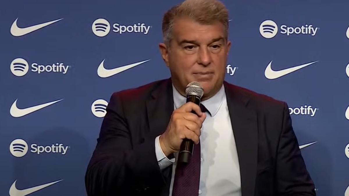 Laporta durante la presentación de Lewandowski