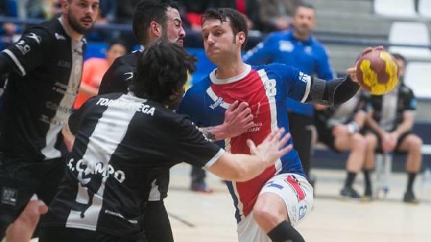 Agustinos cae ante el Torrelavega (29-34)