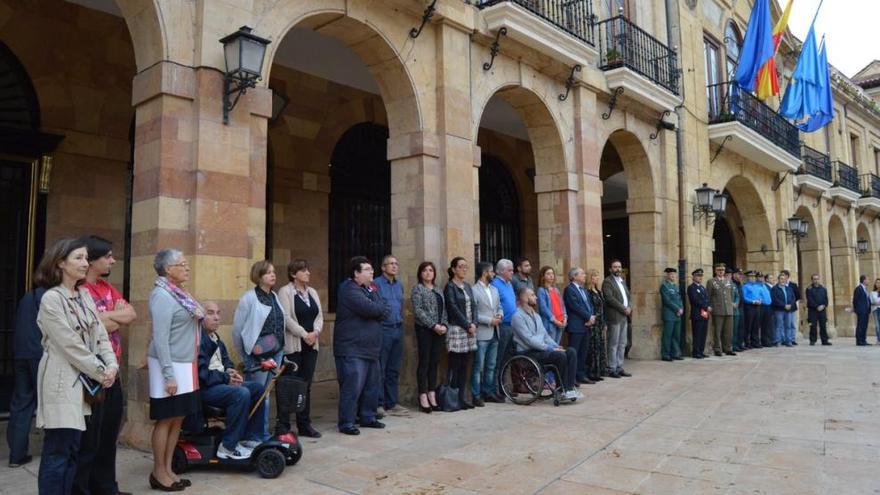 Minuto de silencio por las últimas víctimas de la violencia machista