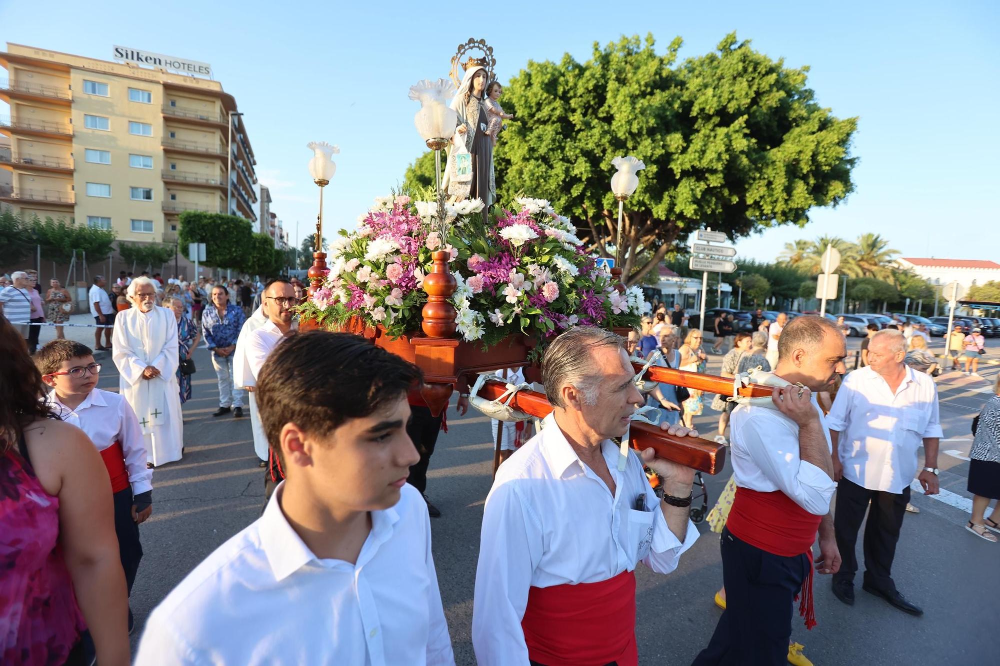 La gent de la mar de Castelló, Vinaròs i Burriana s'encomana a la Verge del Carme