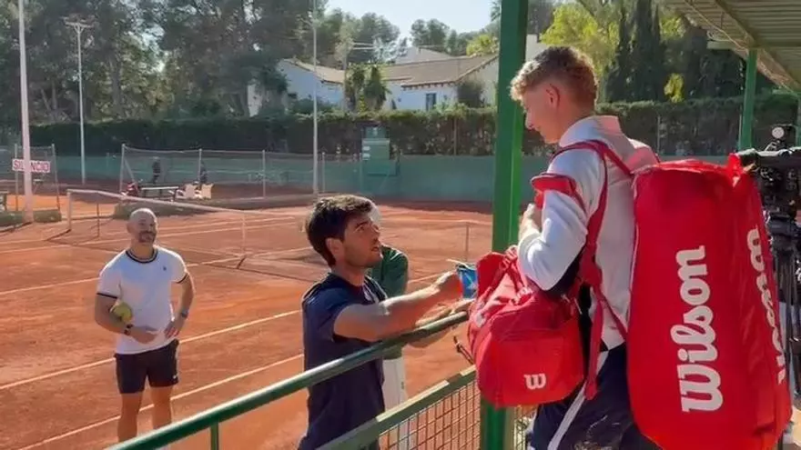 Carlos Alcaraz entrena con Martín Landaluce en el Club de Campo de El Palmar