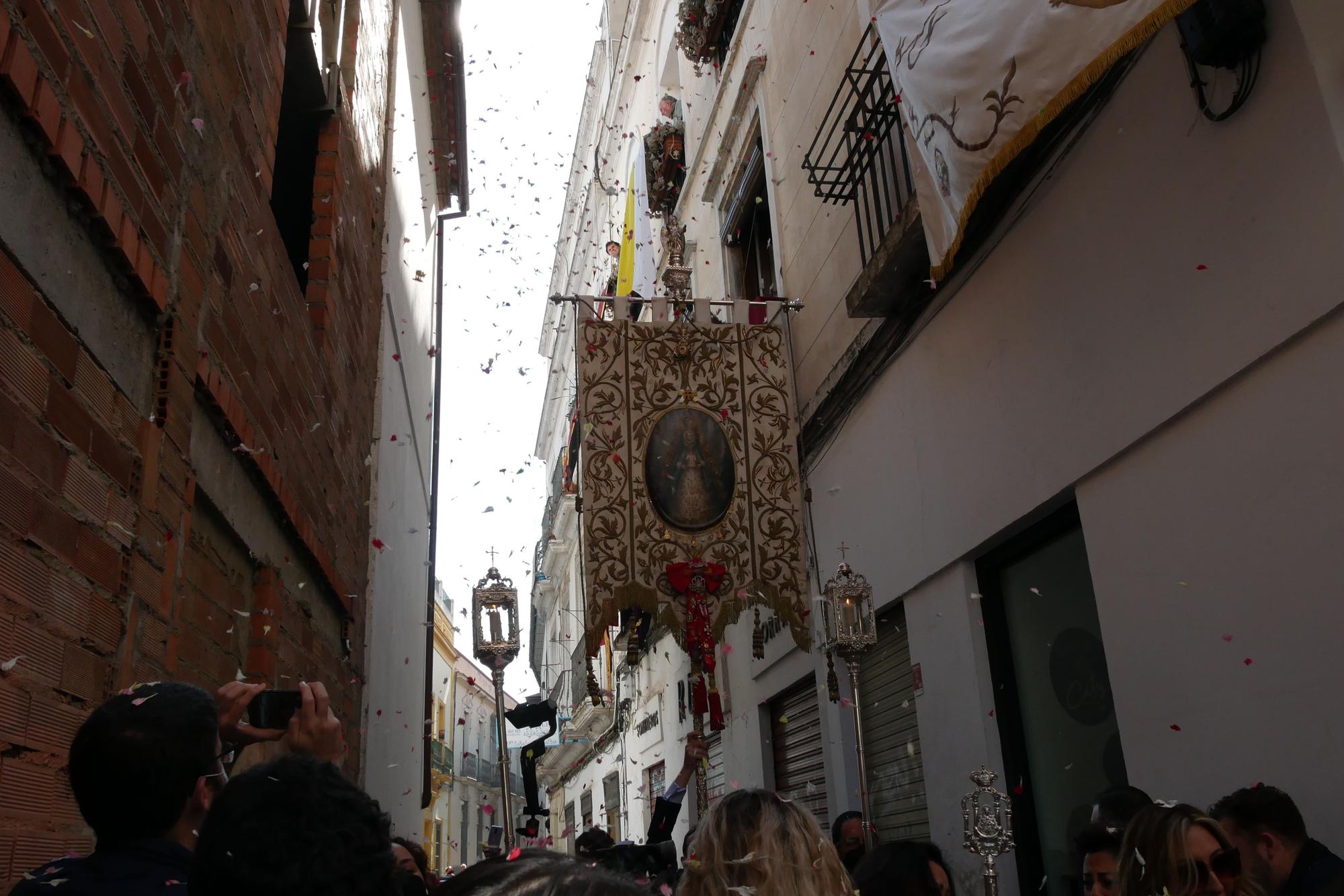 El Simpecado de la Hermandad del Rocío de Córdoba celebra su 25 aniversario