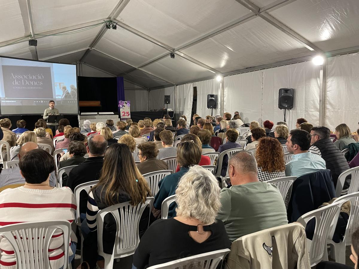 La carpa se llenó de vecinas y vecinos