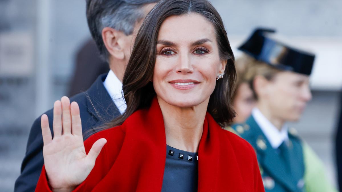 La reina Letizia con la melena ondulada