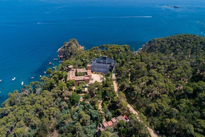 Una imatge aèria de Cap Roig, on SOS Costa Brava reclama habilitar el camí de ronda