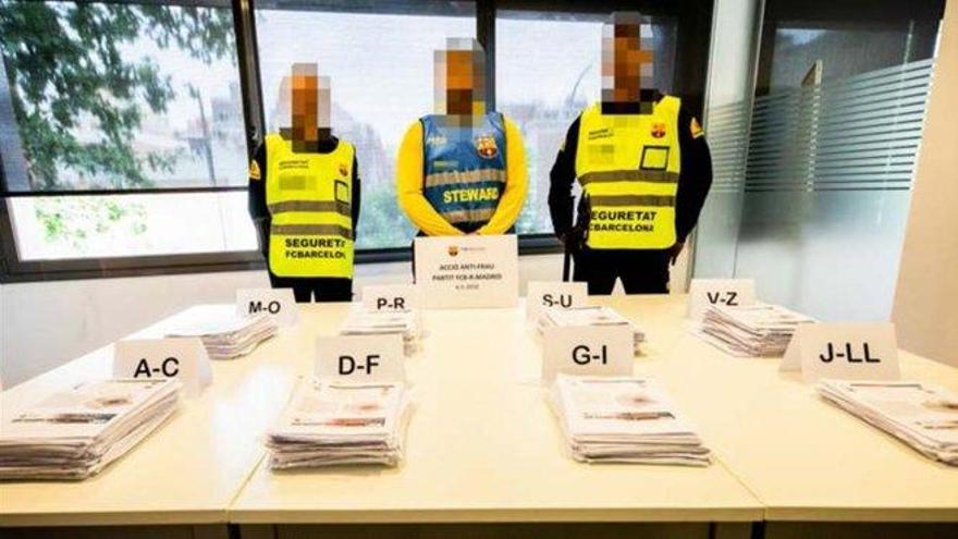Detenidas cinco personas que vendían entradas falsas para el Madrid-Barça