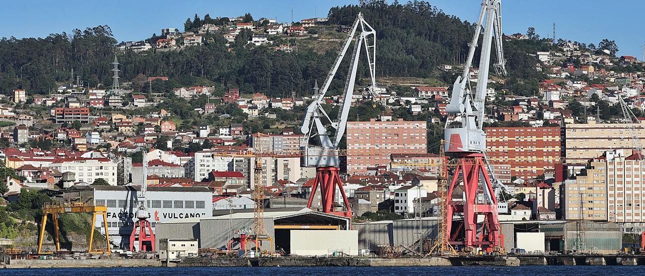 Panorámica de las instalaciones, desde la ría de Vigo, de Astilleros San Enrique, la antigua Vulcano.