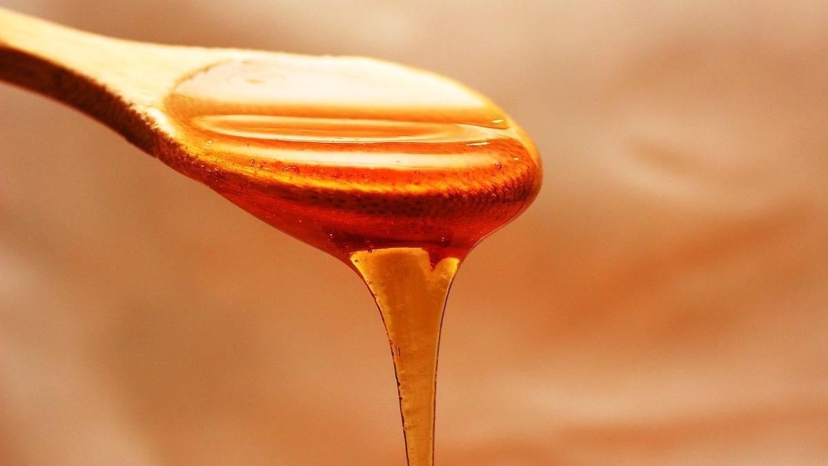 Esto puede suceder en tu organismo si comes miel todos los días