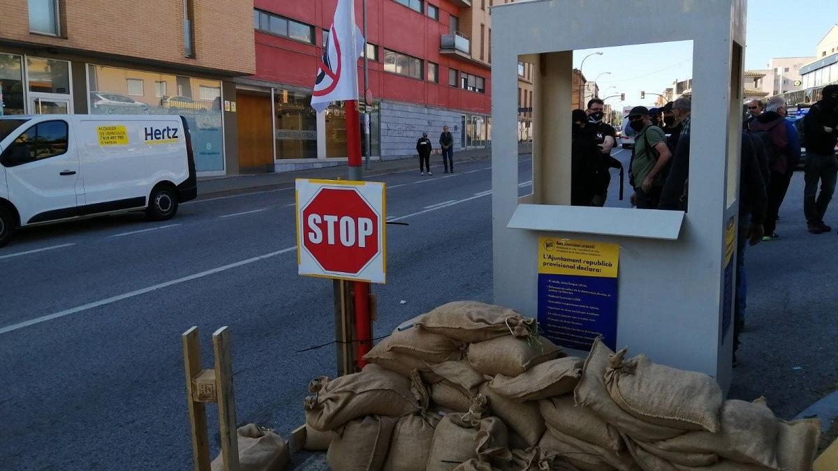 Un dels passos fronterers instal·lats a Bàscara