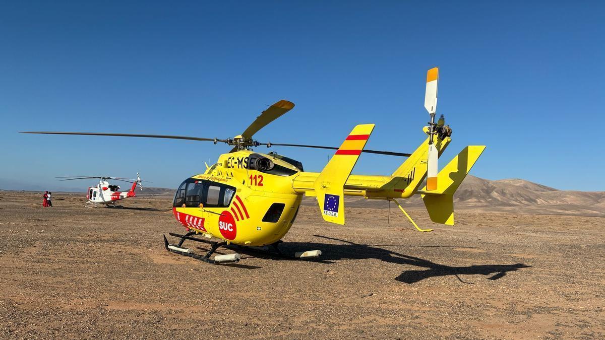 Intervención de los recursos de emergencias en la costa de La Oliva