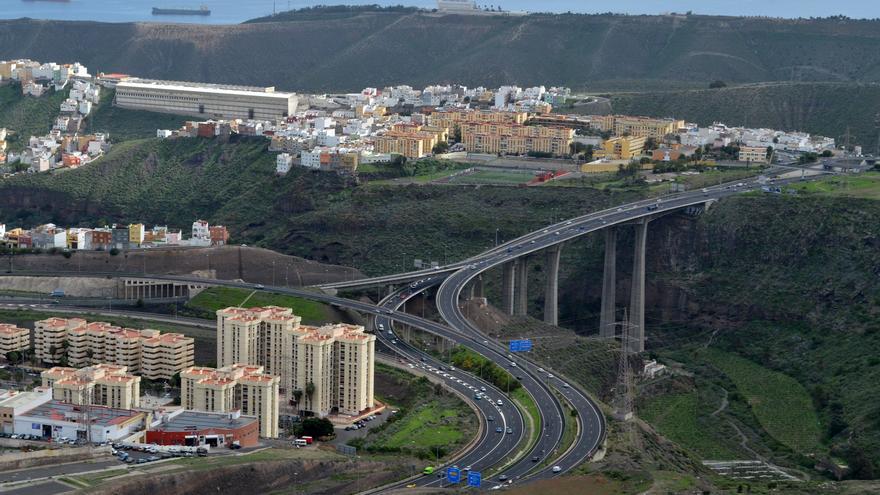 El carril norte del viaducto del Guiniguada reabre al tráfico de vehículos pesados el lunes