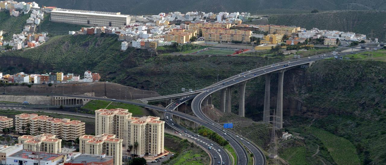 Vistas del viaducto del Guiniguada, que forma parte de la circunvalación de Las Palmas de Gran Canaria.