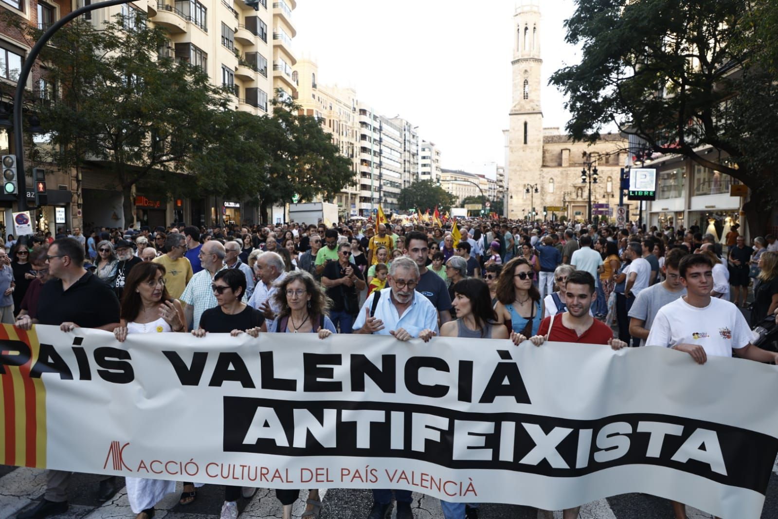 Todas las fotografías de la manifestación del 9 d'Octubre en València