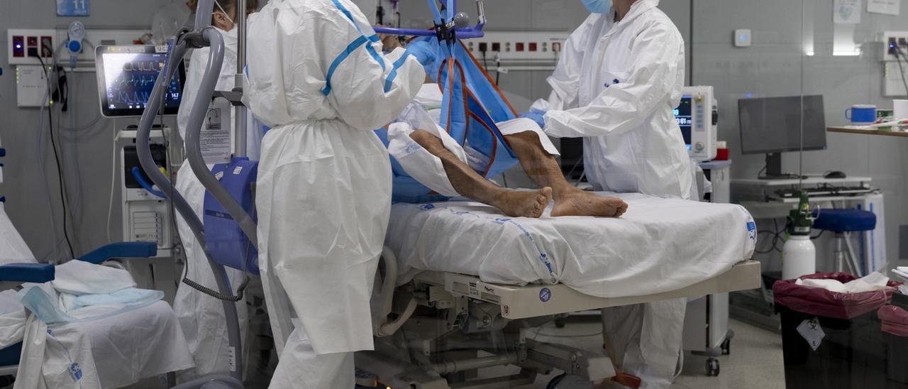 Un médico de urgencias del Insular: "La pandemia está destapando muchas carencias de la sanidad"