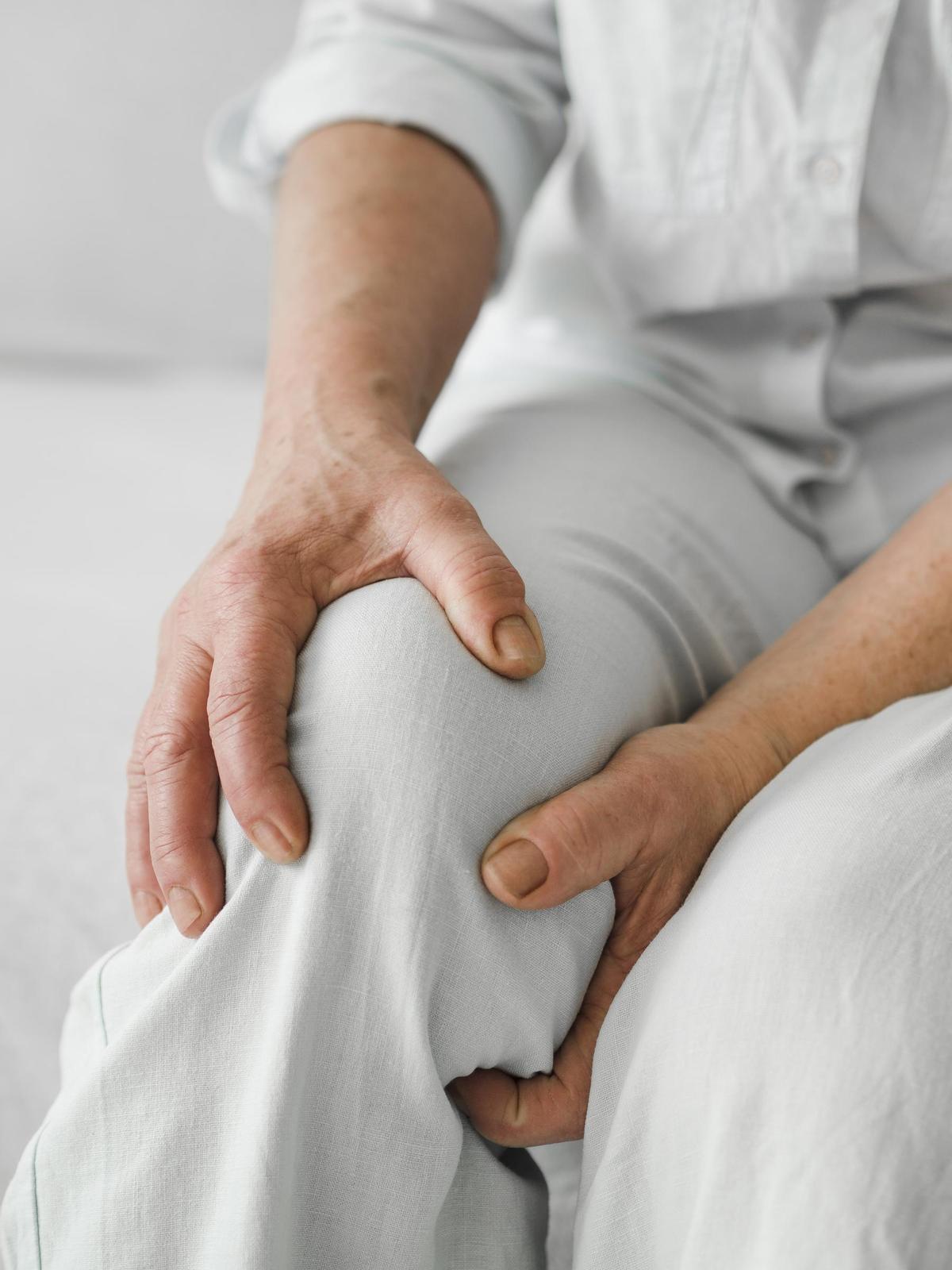 El sobrepeso es una de las causas de dolor articular.