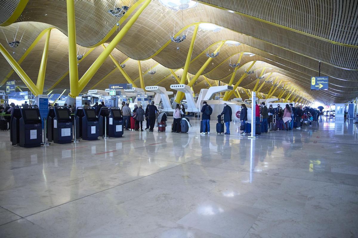 Barajas entra en el ‘top ten’ d’aeroports amb més passatgers internacionals el 2021