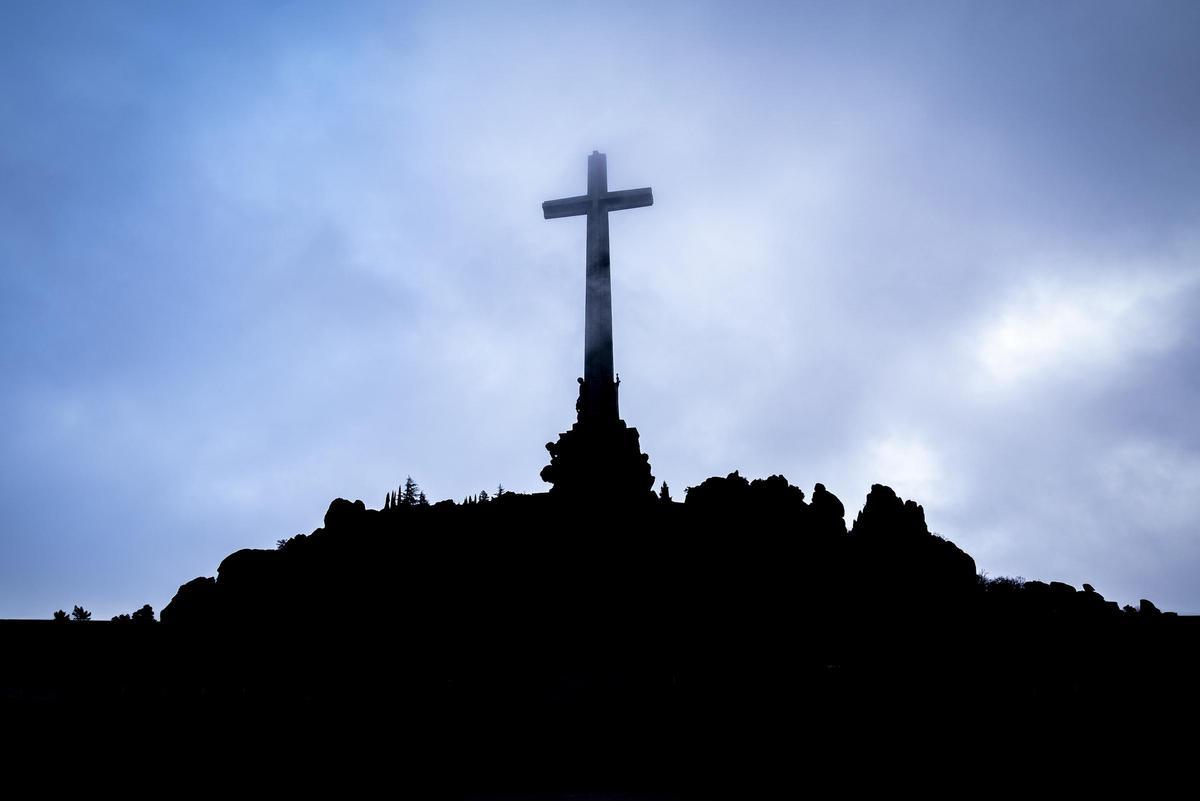 Archivo - La cruz del Valle de Cuelgamuros.