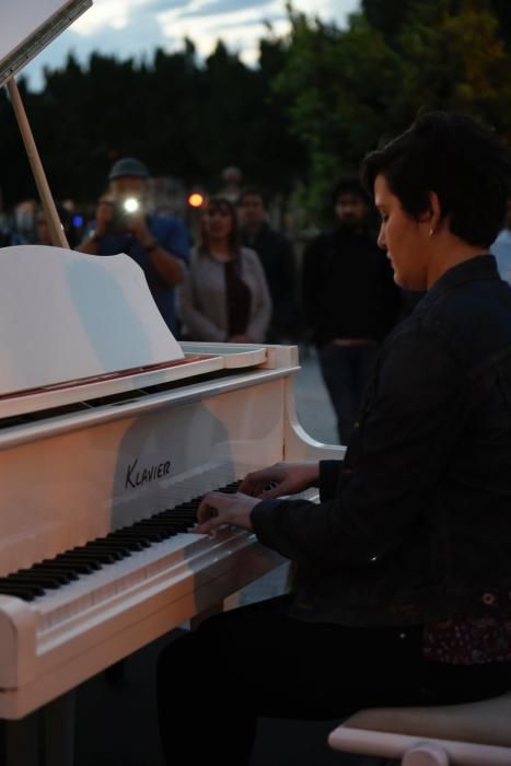 'Pianos en la calle' Paseo Escultor González Moreno