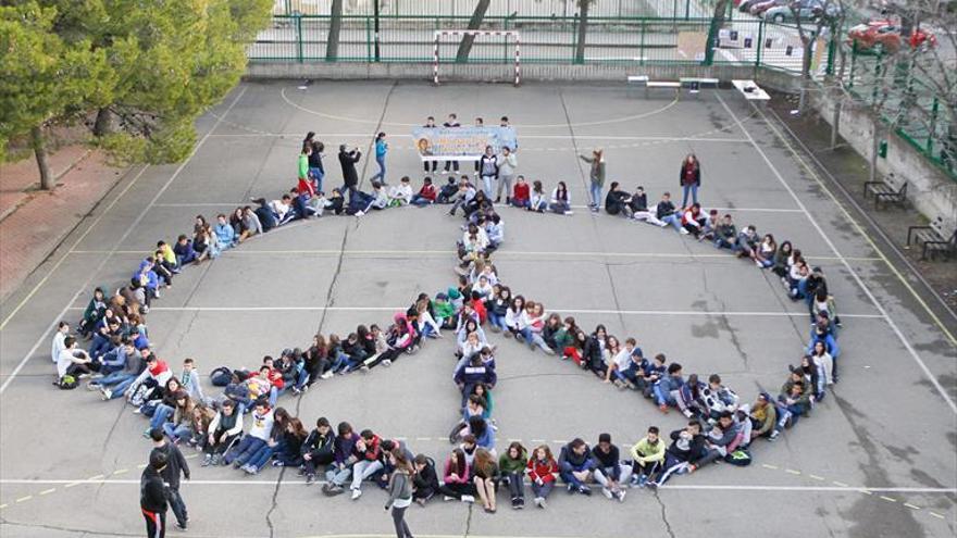 Miles de alumnos celebran hoy en los centros el Día por la Paz