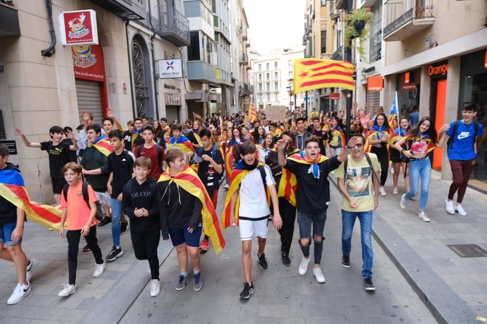 Joves es manifesten per la llibertat a Figueres