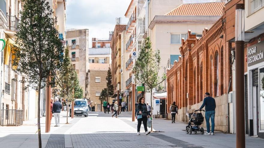 Plataforma única en la calle Félix Valverde Lillo de Mérida.