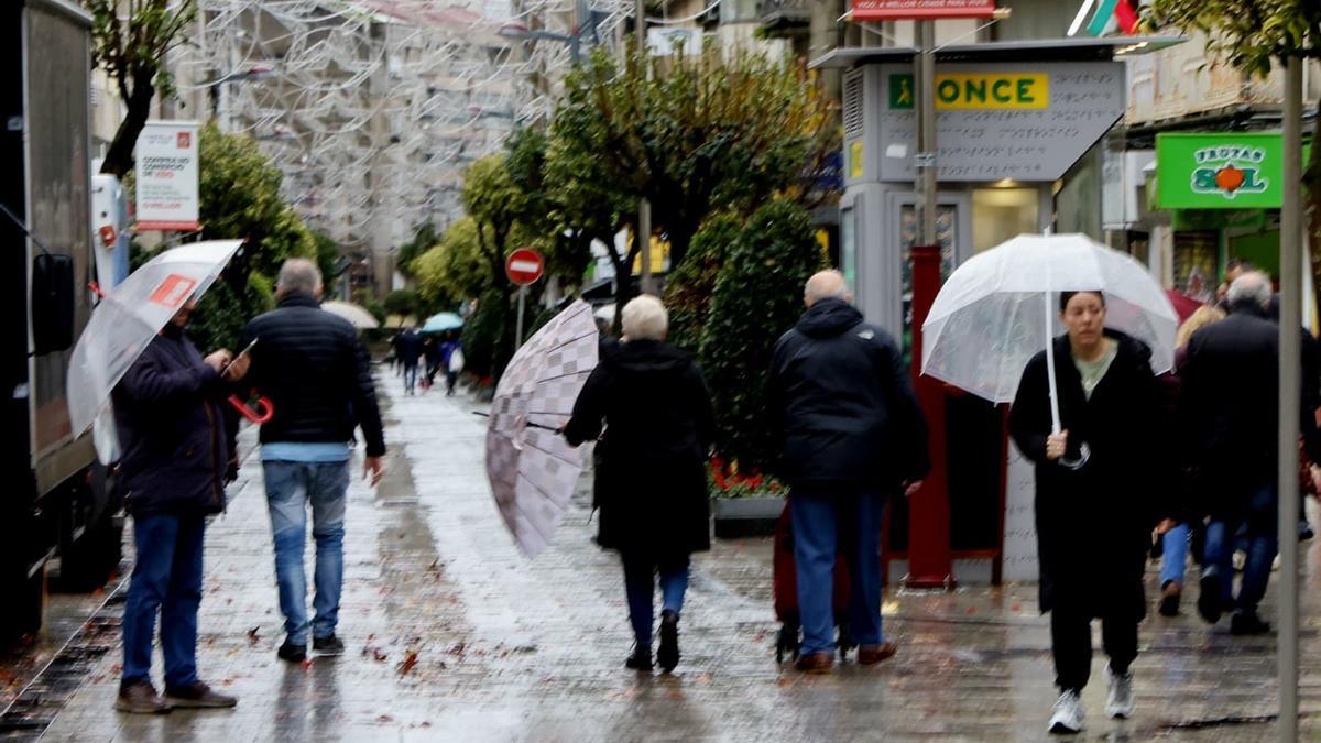 Vientos de más de 80 km/h e intensas lluvias obligan a cancelar actividades al aire libre y cerrar parques en Vigo