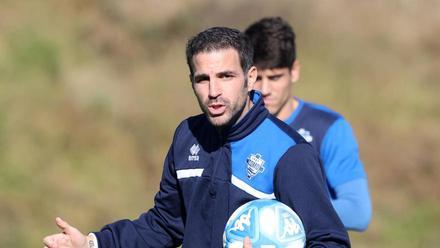 Cesc Fàbregas dirigiendo un entrenamiento del Como