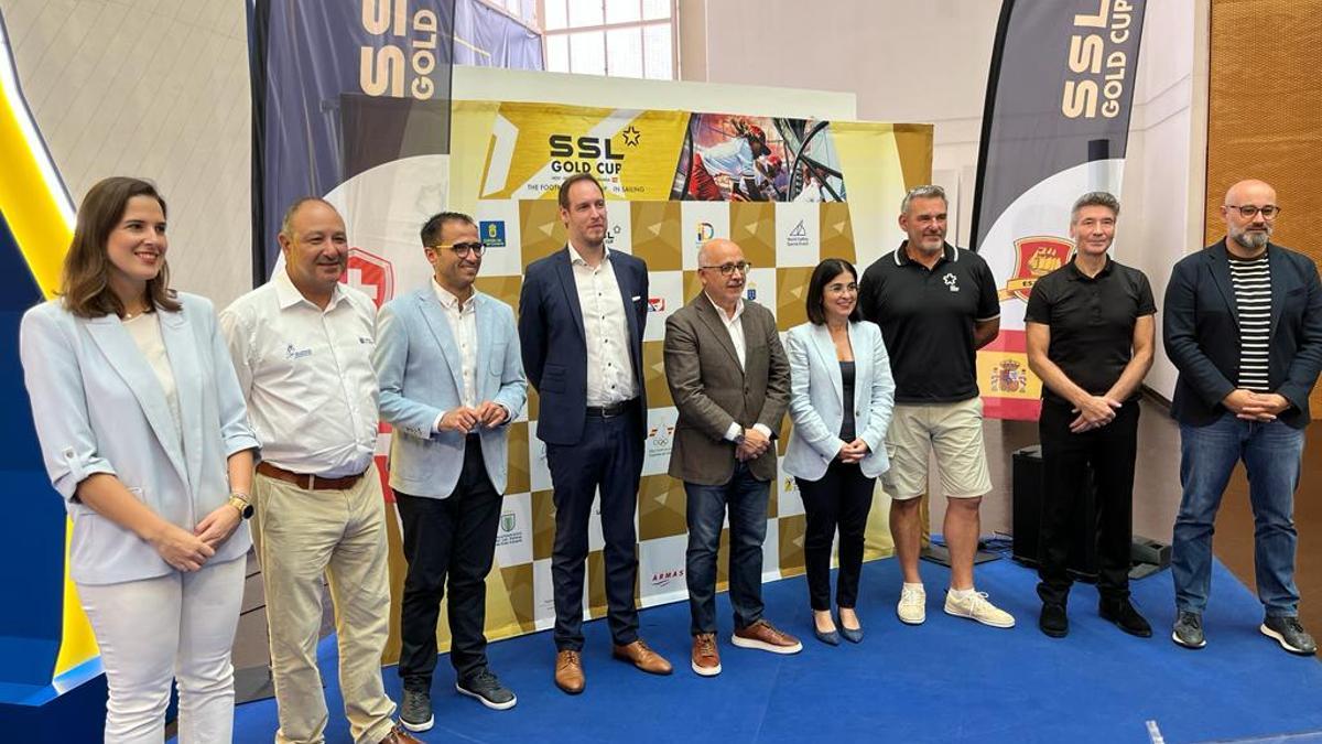 Foto de familia del acto de presentación de la SSL Gold Cup