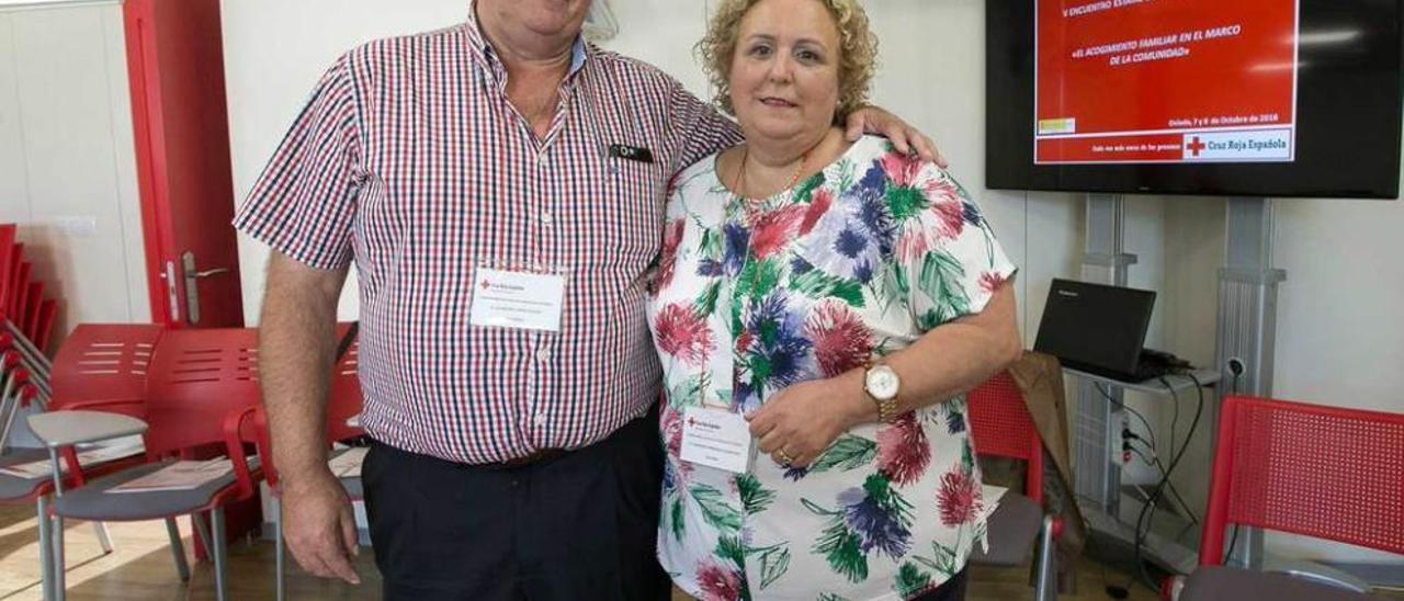 Laureano López y Herminia Fernández, ayer, en la sede de la Cruz Roja.