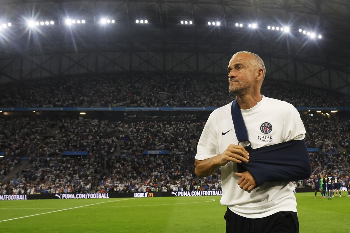 MARSEILLE (France), 22/09/2025.- PSG head coach Luis Enrique prior the French Ligue 1 soccer match between Olympique de Marseille and Paris Saint-Germain FC, in Marseille, France, 22 September 2025. (Francia, Marsella) EFE/EPA/Guillaume Horcajuelo