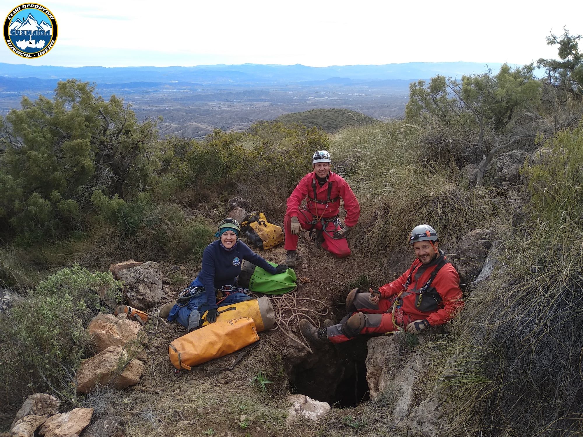 El de espeleólogos Club Guzmaina de Huércal-Overa descubre la 'Sima Límite' de Puerto Lumbreras