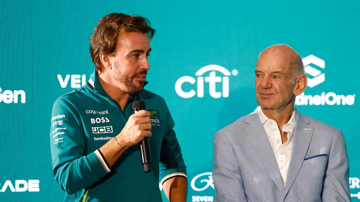 Fernando Alonso, durante la presentación de Adrian Newey en Silverstone