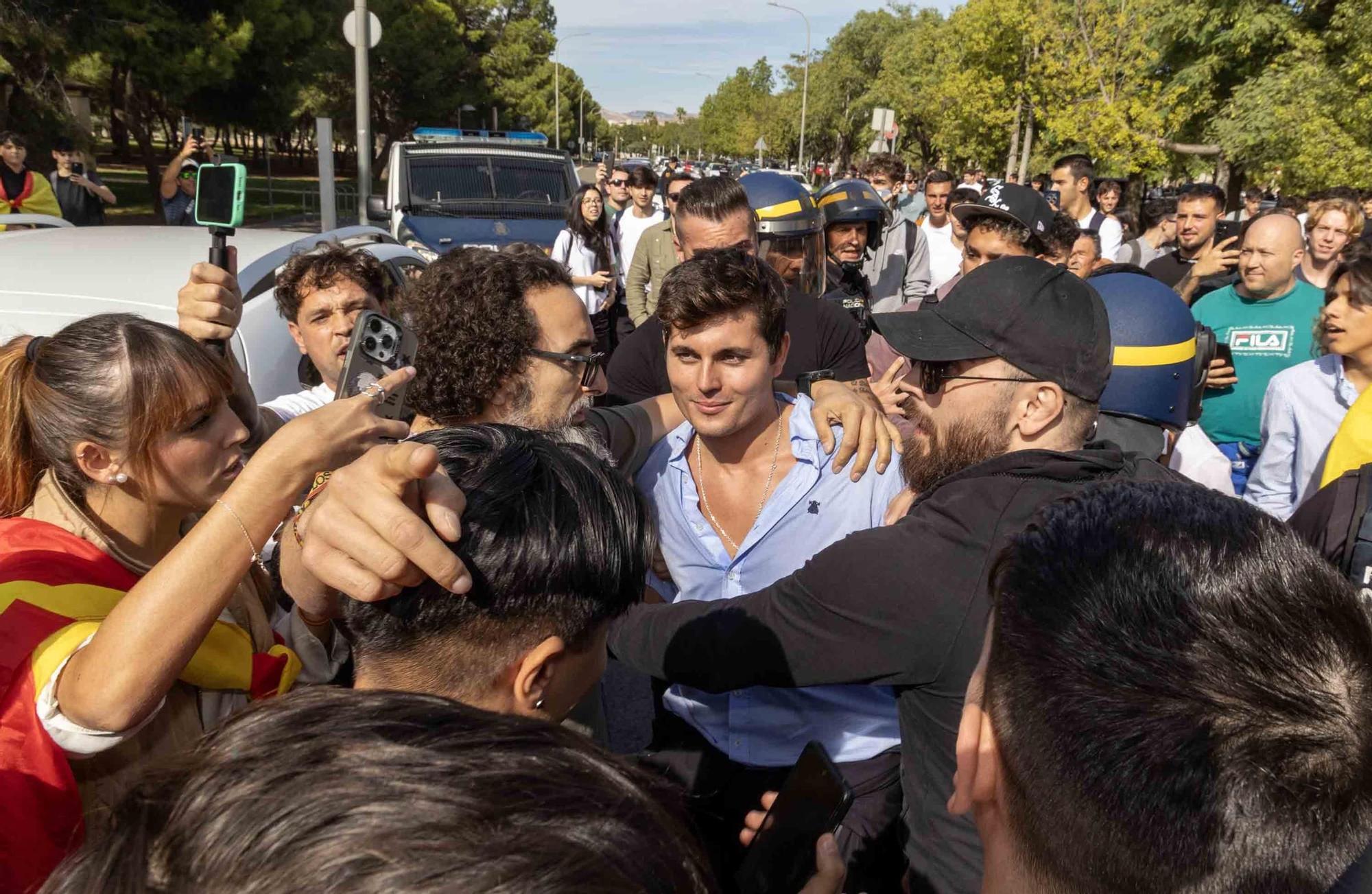 Tensión en la Universidad de Alicante por la visita de Vito Quiles