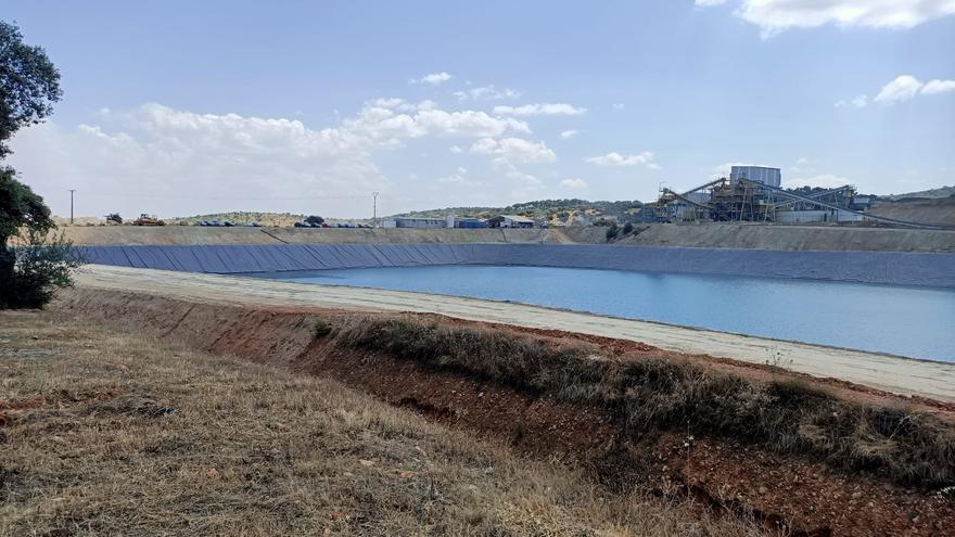 La empresa de La Parrilla plantea un ERE mientras tramita reabrir la mina