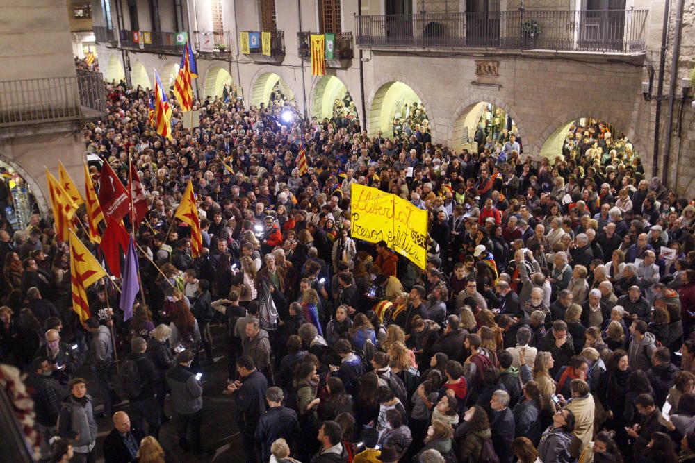 Concentració a Girona en rebuig a l'empresonament dels consellers