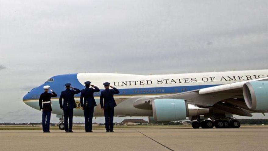 Trump la lía al pedir en Twitter que se cancele el contrato con Boeing para el Air Force One