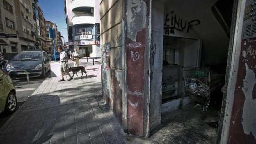 Imágenes del edificio de la calle Flogietti ocupado de forma ilegal.